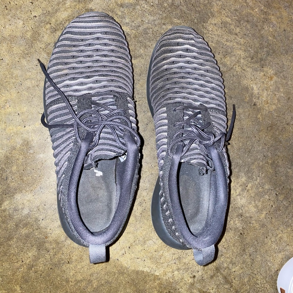 Grey Nike’s - Picture 2 of 6